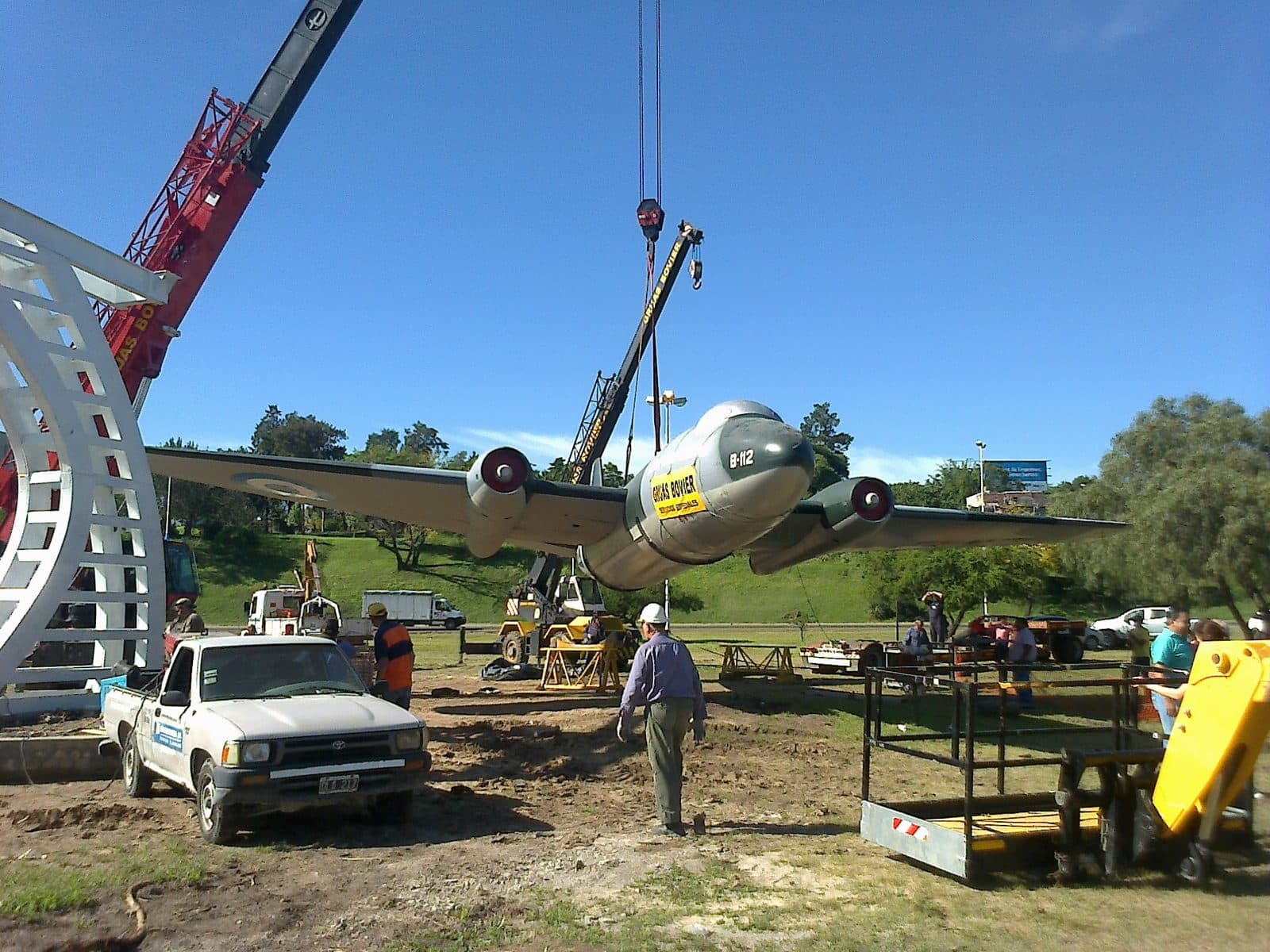 Basamento y Montaje del Avión Canberra B-112 — imagen 11