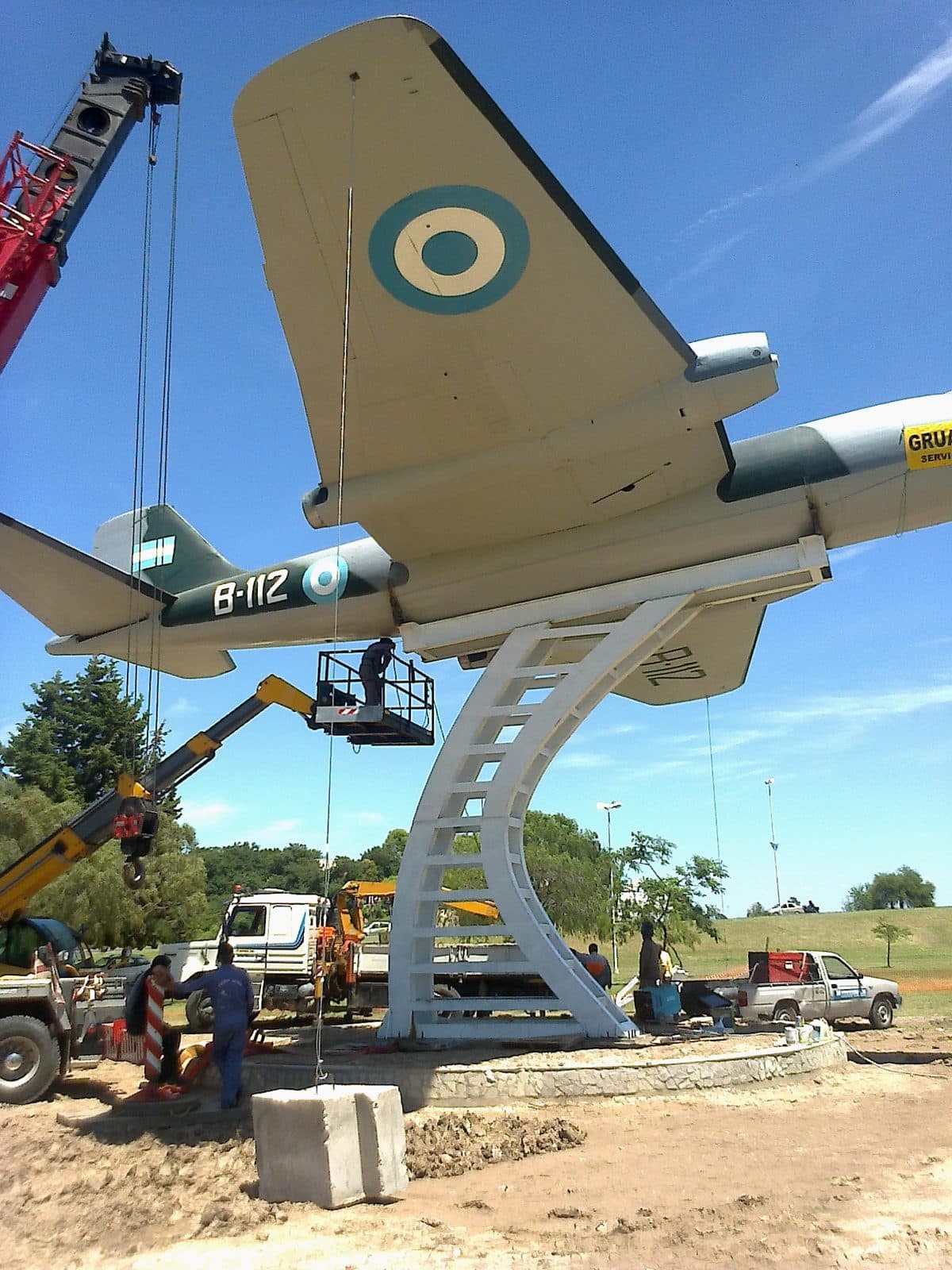 Basamento y Montaje del Avión Canberra B-112 — imagen 15