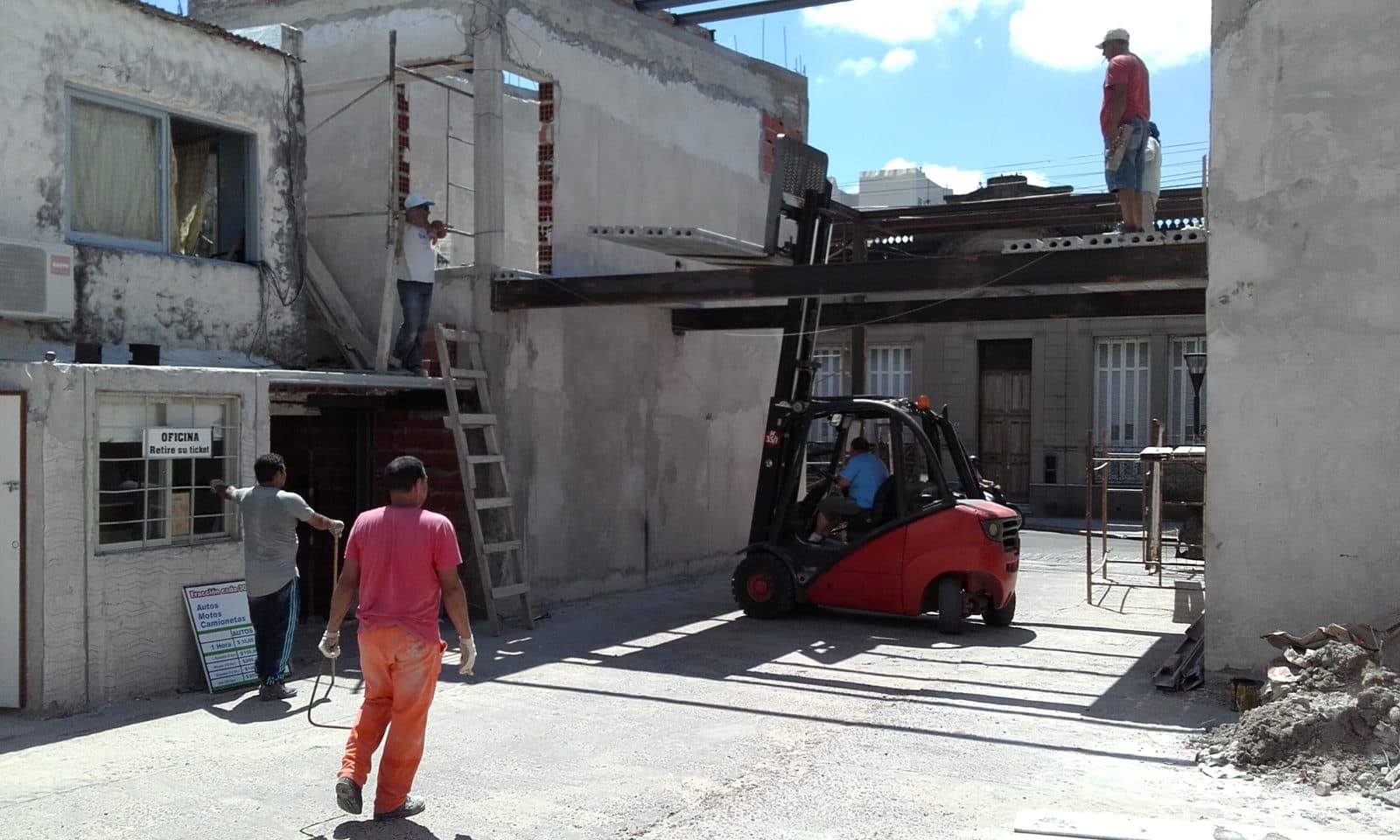 Locales Comerciales — Calle Cervantes — imagen 2