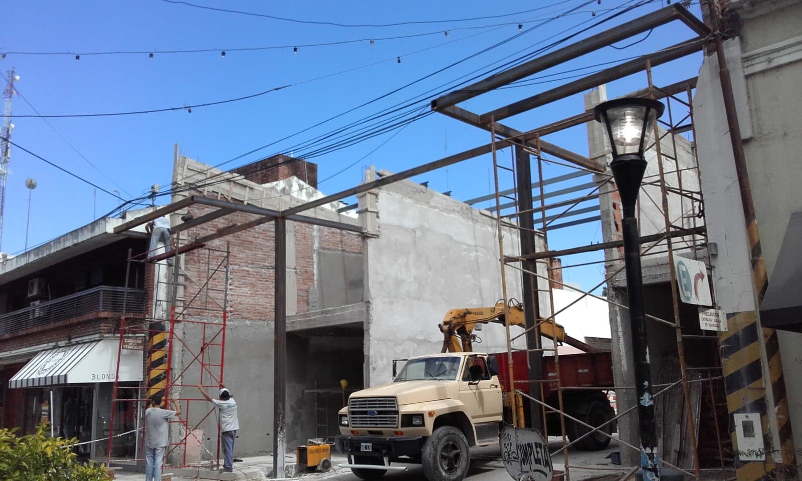 Locales Comerciales — Calle Cervantes — imagen 3